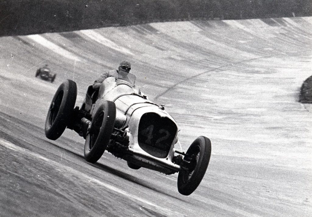 15 39 Napier Railton Cobb BRDC500