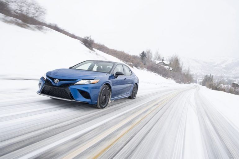 2020 Toyota Camry AWD 3